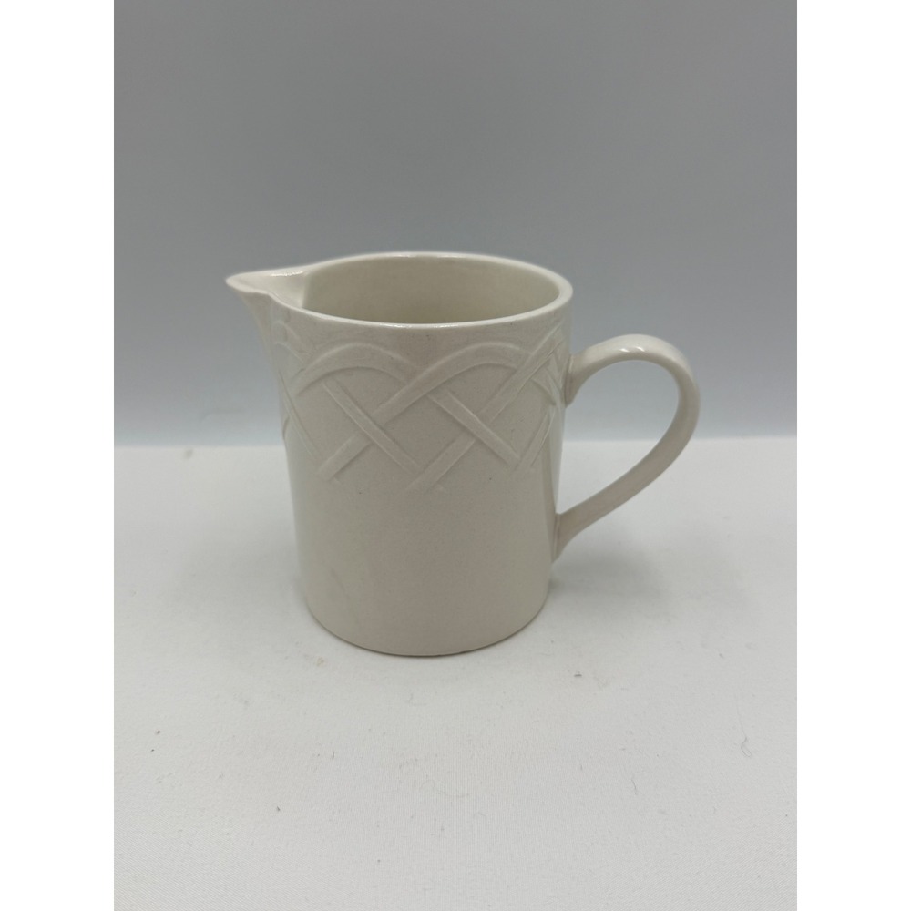 Oneida Picnic Creamer Pitcher  Cream  Stoneware Lattice